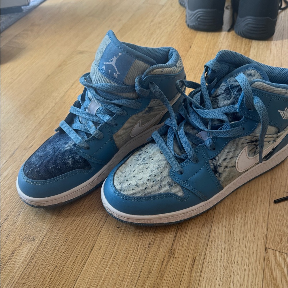 Nike Kids Blue and White Sneakers